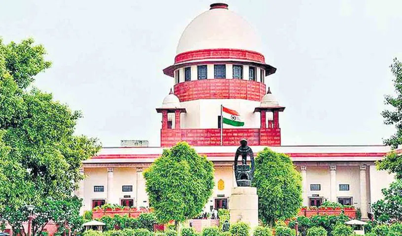 మద్యం కేసులో ముగ్గురు నిందితులకు సుప్రీం కోర్టు రెగ్యులర్ బెయిల్ నిరాకరణ