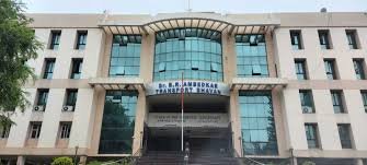 దిక్కు తోచని పరిస్థులో తెలంగాణ ఆర్టీఓ సేవలు నిలిపి వేయటం జరిగింది