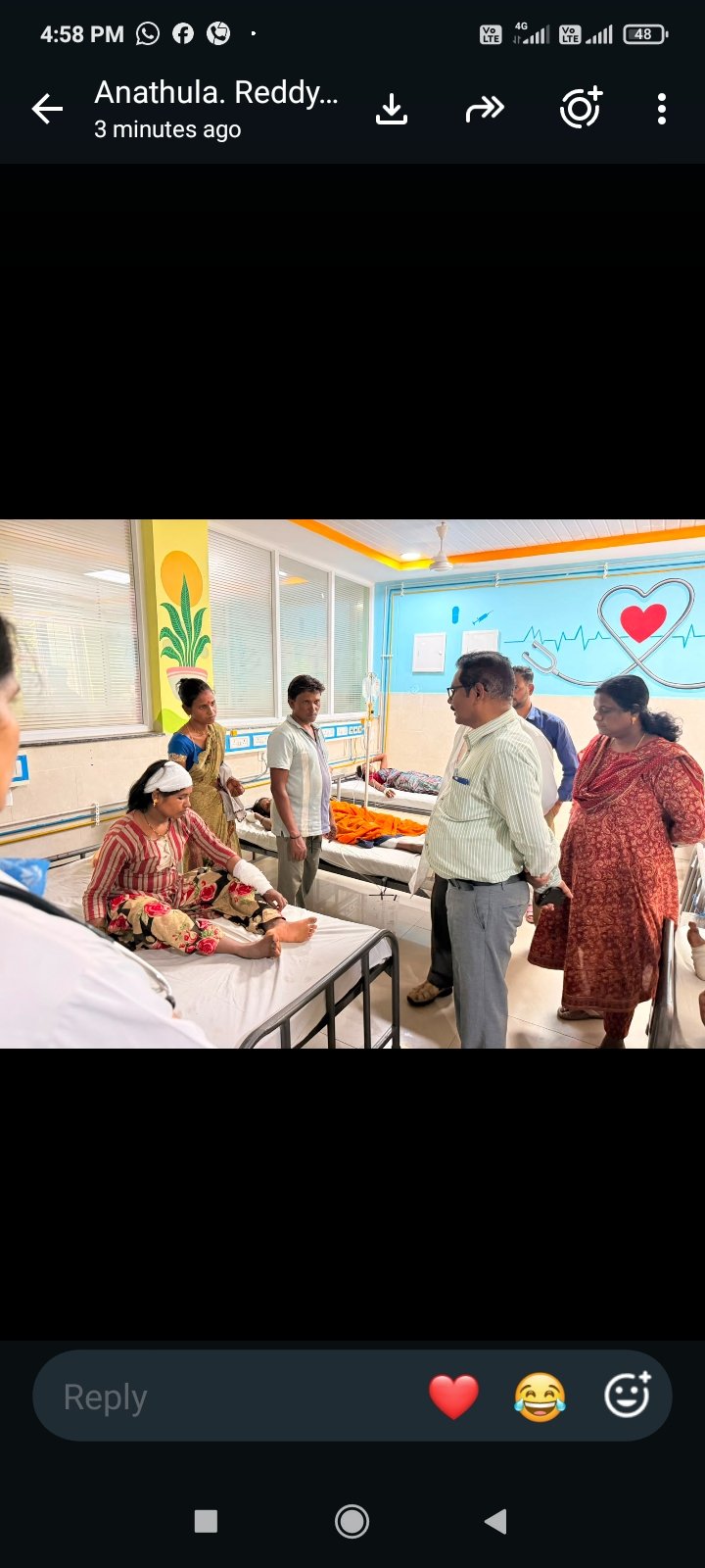 *క్షతగాత్రులకు మెరుగైన వైద్యం అందించాలి : అదనపు కలెక్టర్ గడ్డం నగేష్*  ---------------------------- రాజన్న సిరిసిల్ల, వేములవాడ జూలై -10 ----------------------------    వేములవాడ మండలం అనుపురం సమీపంలో గురువారం సాయంత్రం జరిగిన రోడ్డు ప్రమాద క్షతగాత్రులకు మెర