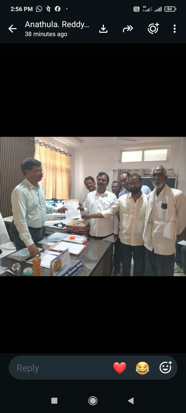 జర్నలిస్టు లకు ఇళ్ల స్థలాలు కేటాయించాలనీ ఆర్డీవో కు వినతి.   నేటి ప్రభాతదర్శిని బాన్సువాడ ప్రతినిధి. బాన్సువాడ మండలంలో విధులు నిర్వహిస్తున్న జర్నలిస్టు లకు ఇళ్ల స్థలాలు కేటాయించాలని  సోమవారం ప్రెస్ క్లబ్ అధ్యక్షుని ఆధ్వర్యంలో ఆర్డీఓ ఏ. రవీందర్ రెడ్డికి వి